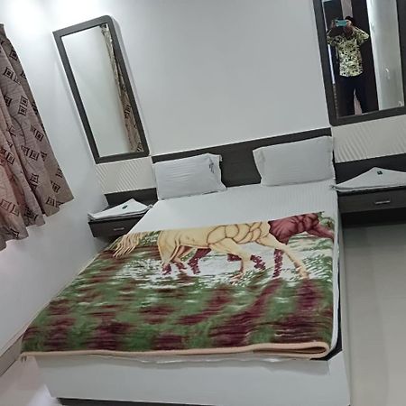 Hotel Shri Sai Darshan Shirdi Exterior photo