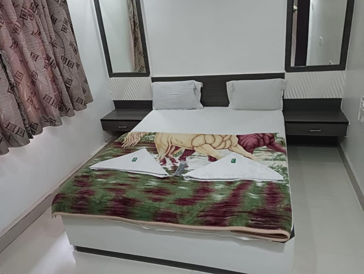 Hotel Shri Sai Darshan Shirdi Exterior photo