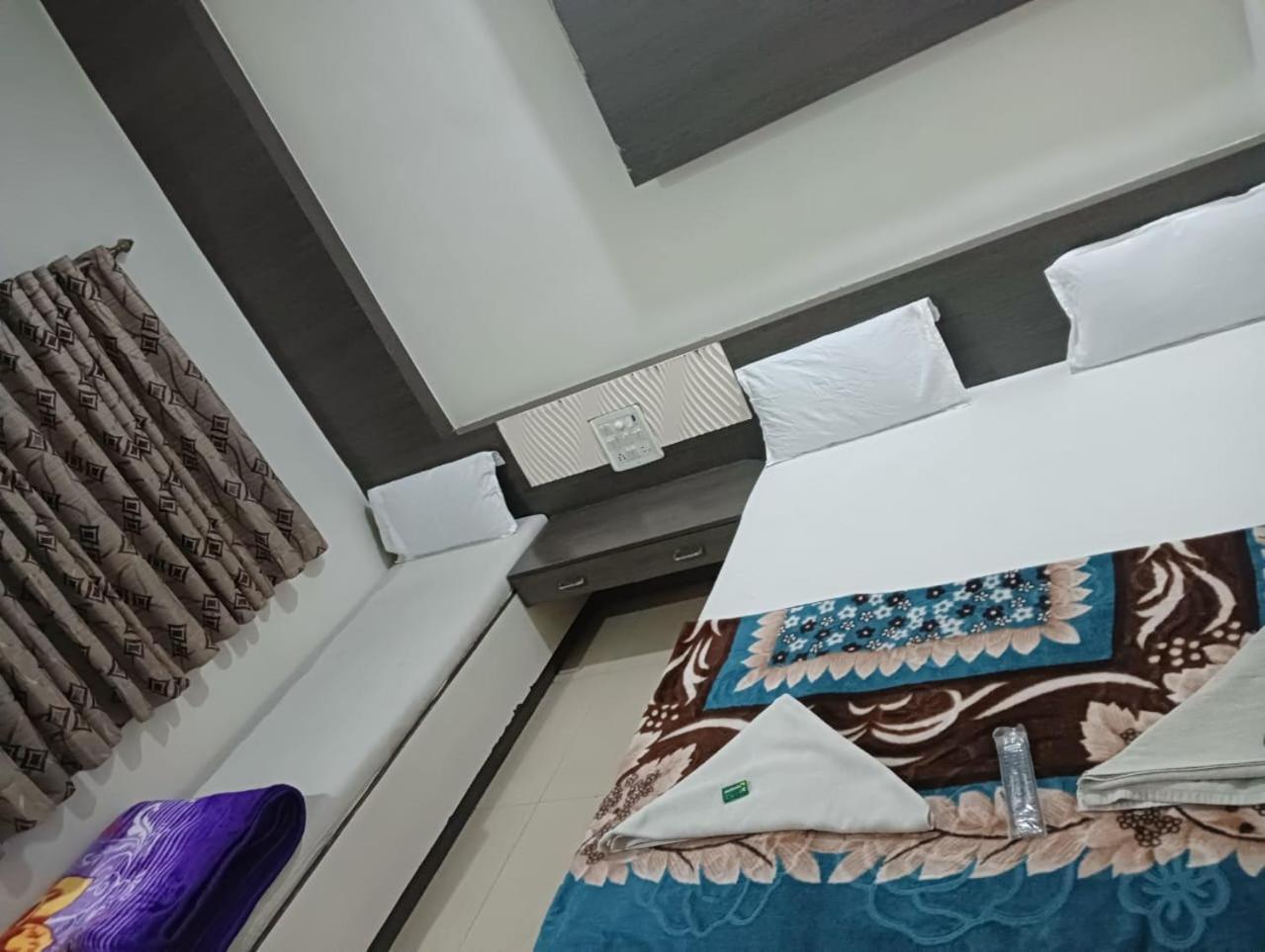 Hotel Shri Sai Darshan Shirdi Exterior photo