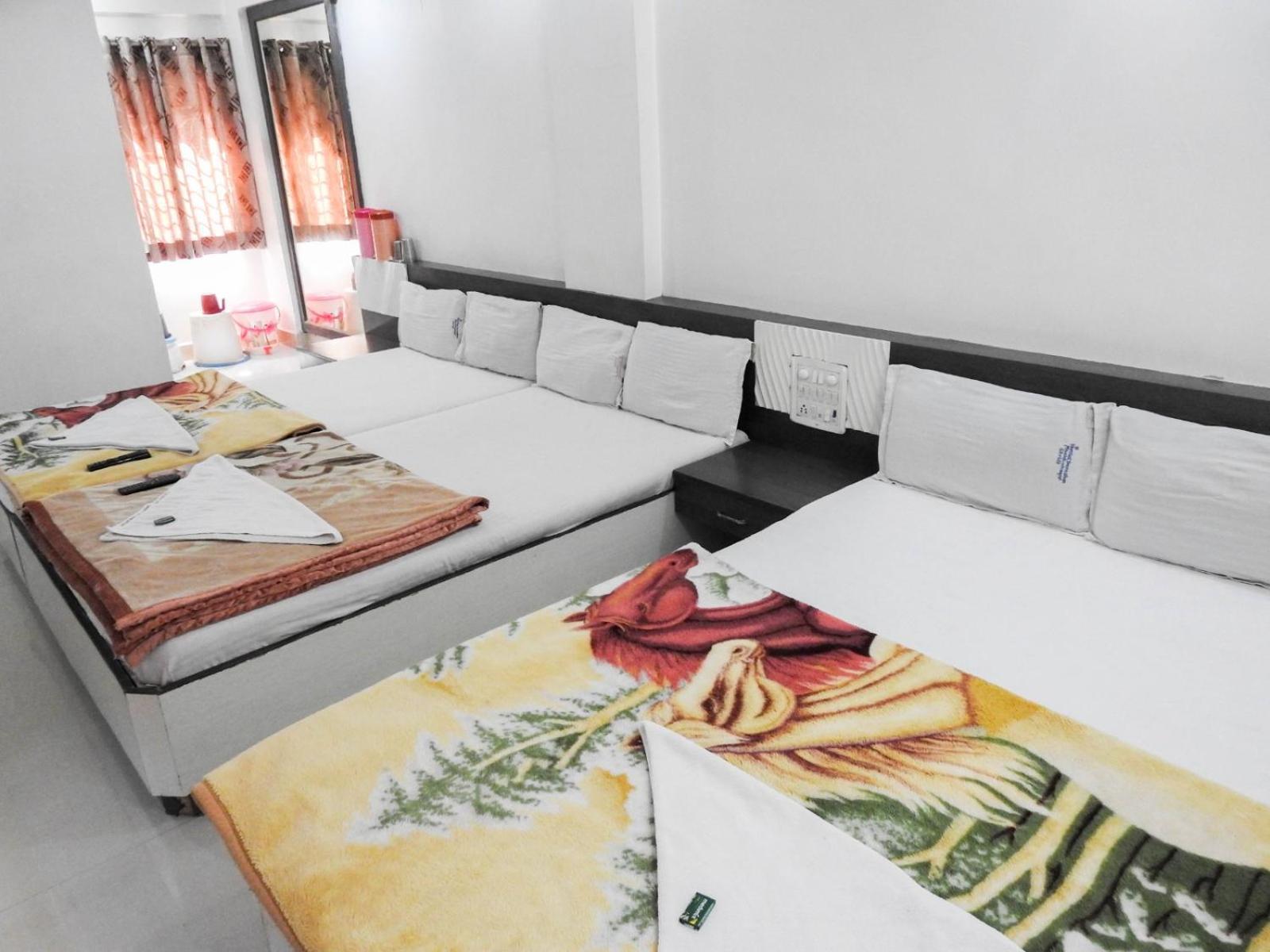 Hotel Shri Sai Darshan Shirdi Exterior photo
